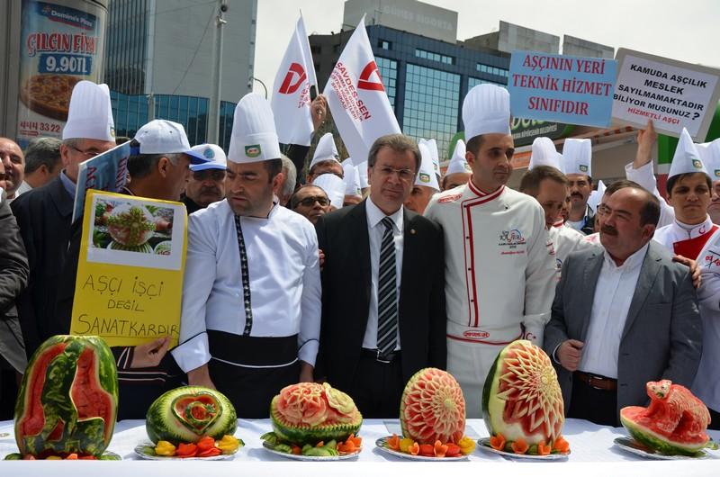 Aşçıların Haklı Mücadelesine Tam Destek