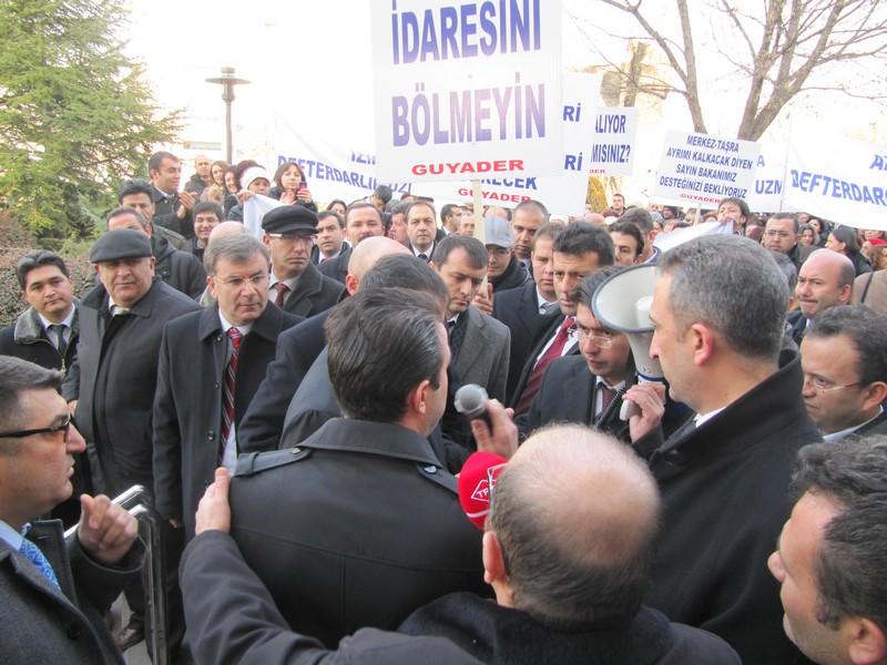 Maliye Çalışanları Adaletsizliği Protesto Etti