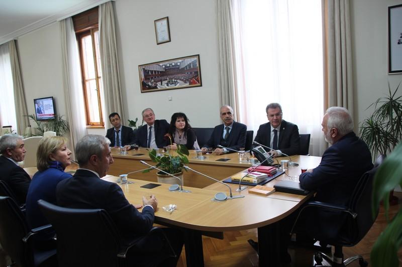 Ak Parti Grup Bşkvekili Mustafa Elitaş'ı ziyaret 