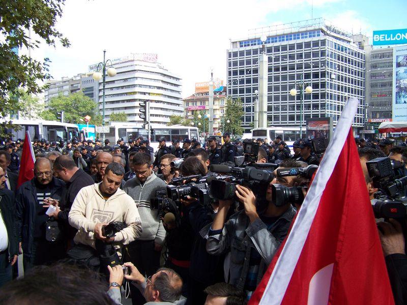Şehitlerimize saygı yürüyüşü