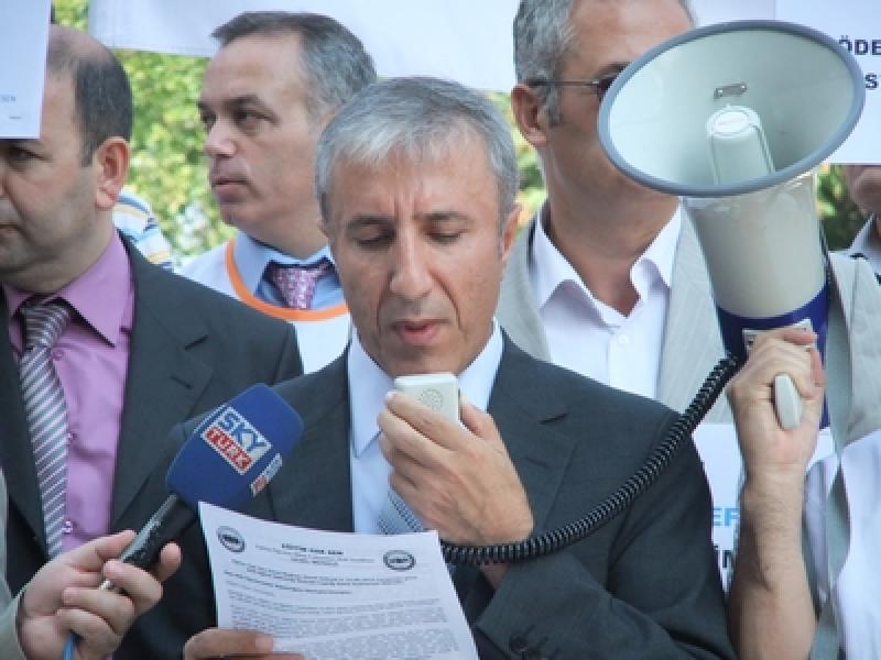 Milli Öğretmenler Bakanlığına protesto