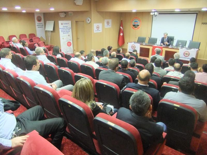 İnsan Haklarına Dayalı Sendikacılık Yapıyoruz