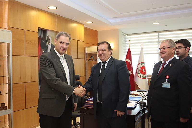 Batı Adliyesinde Yetki Büro Hak-Sen'de