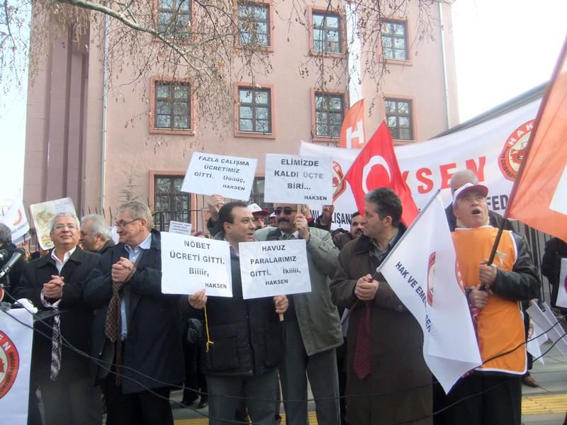 Yargı Çalışanlarından Kravatlı Protesto