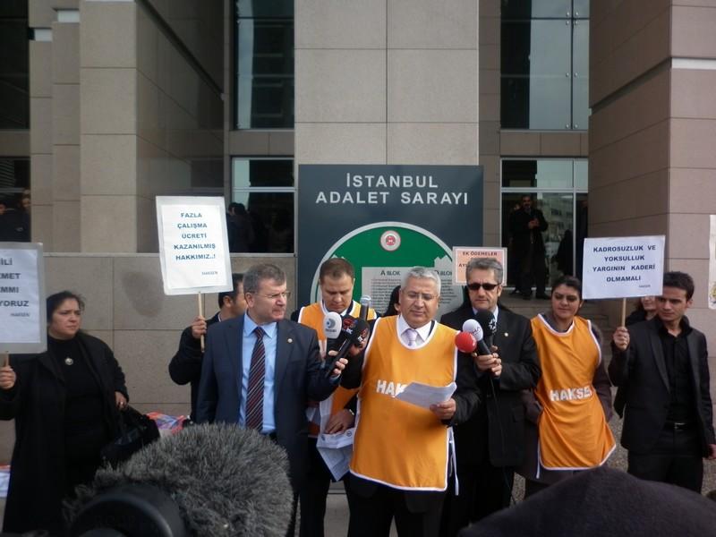 Adalet Sarayında Köle Muamelesi