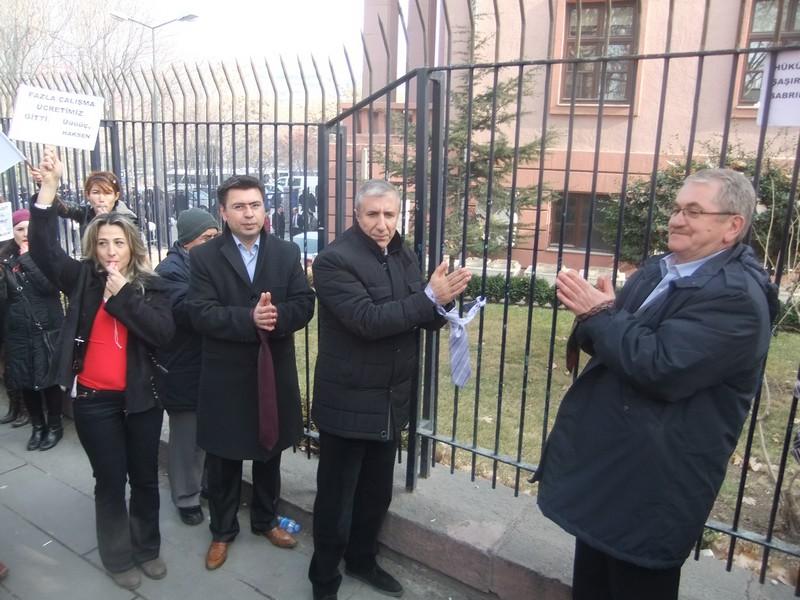 Yargı Çalışanlarından Kravatlı Protesto