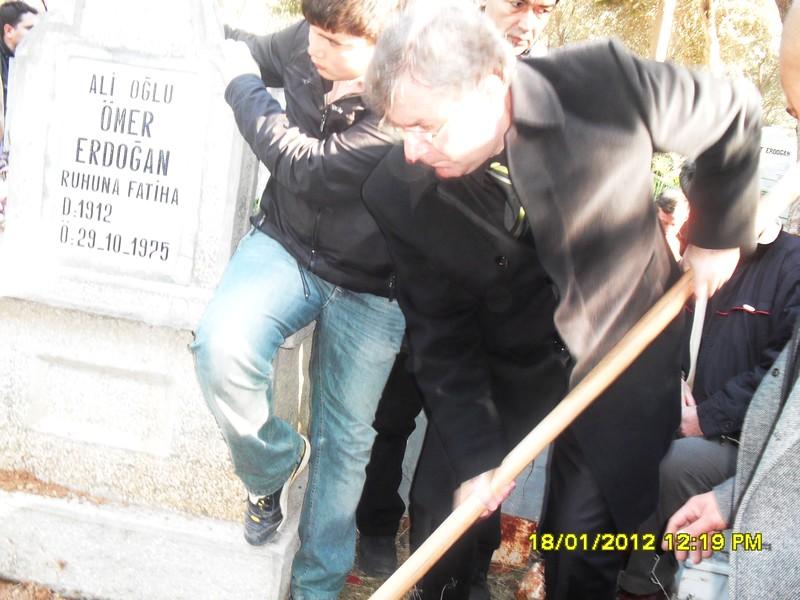 Adnan Altıparmak'ı Ebediyete Uğurladık