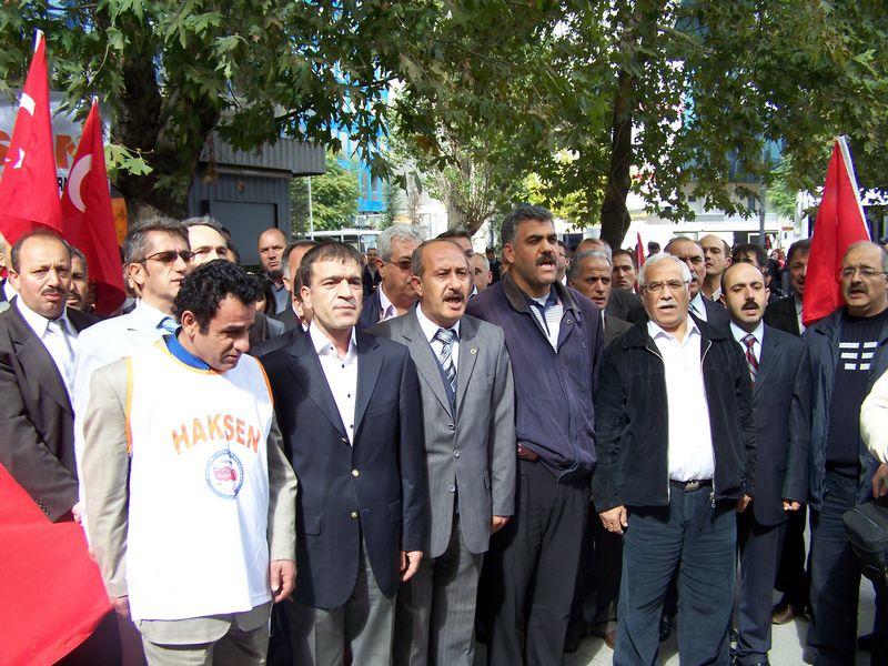 Şehitlerimize saygı yürüyüşü