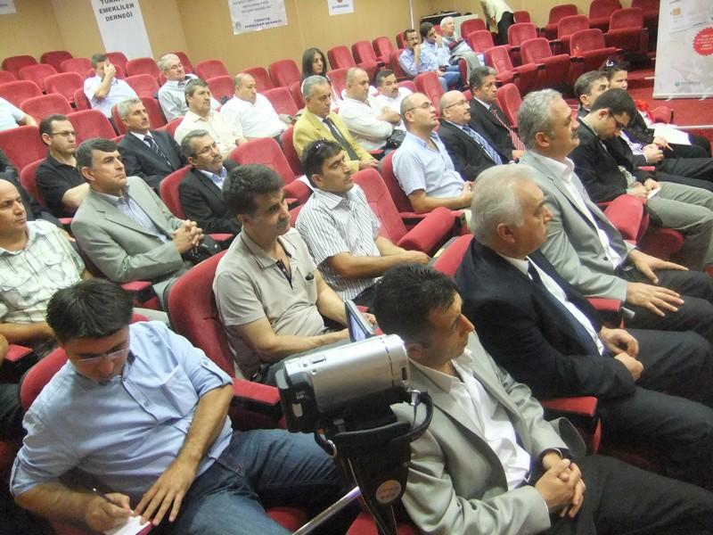 İnsan Haklarına Dayalı Sendikacılık Yapıyoruz