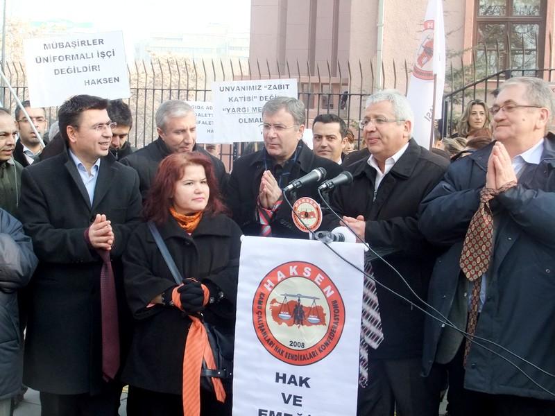 Yargı Çalışanlarından Kravatlı Protesto