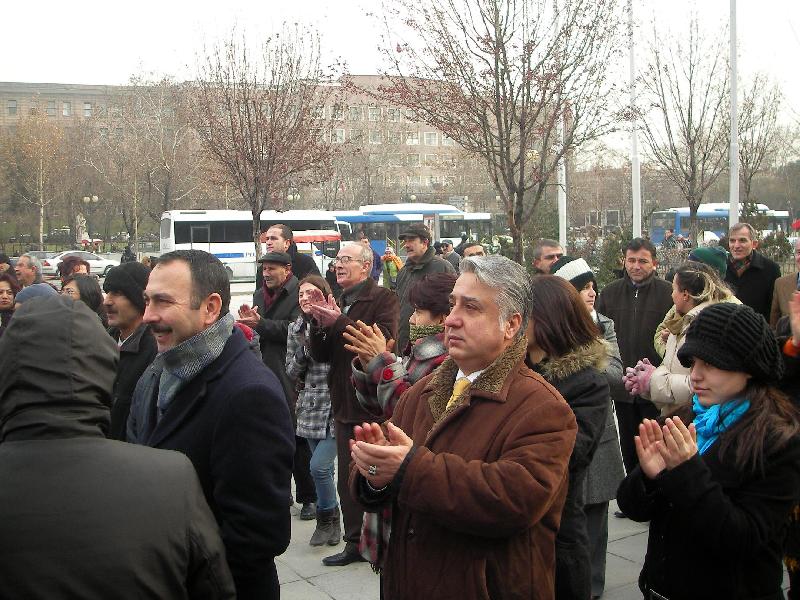 Ankara Adliyesi havuzunda protesto
