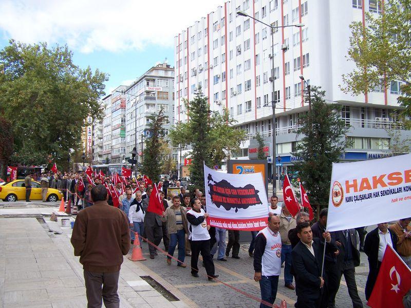 Şehitlerimize saygı yürüyüşü