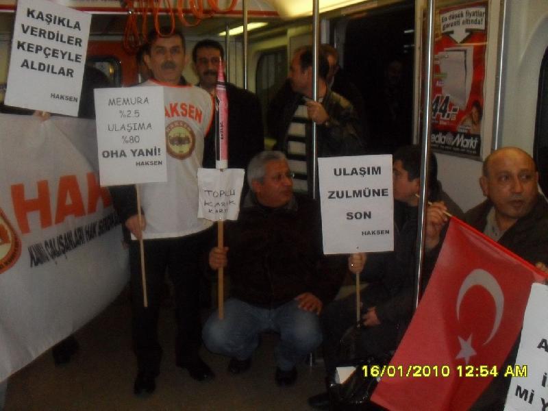 Ulaşım zammına metroda mobil protesto