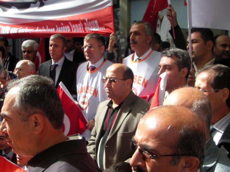 Şehitlerimize saygı yürüyüşü