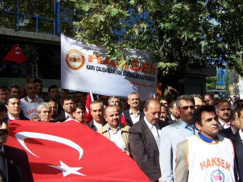 Şehitlerimize saygı yürüyüşü