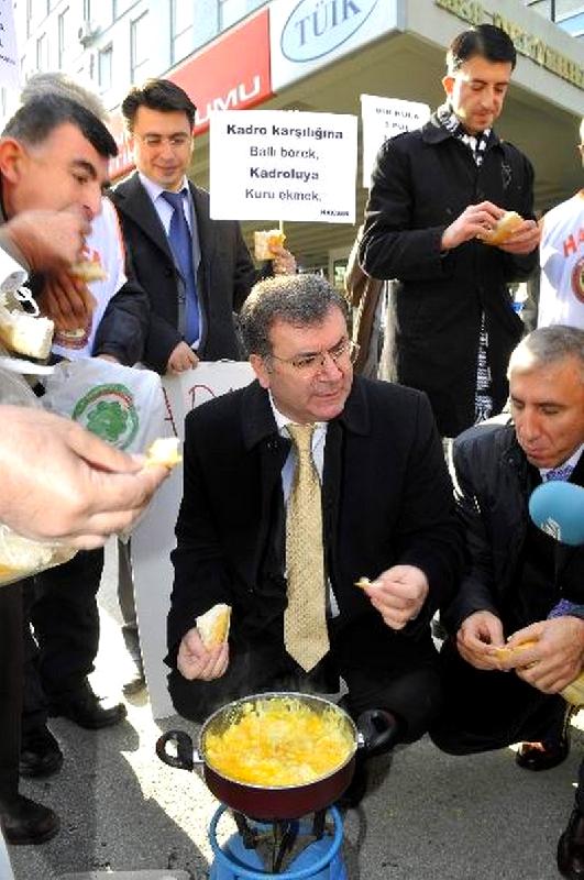 Ücret Adaletsizliğine Omletli Protesto