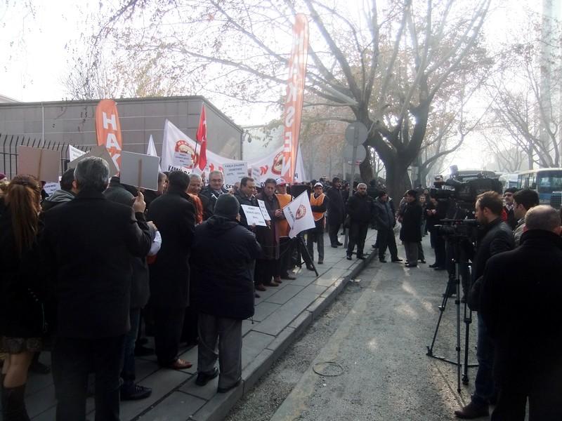 Yargı Çalışanlarından Kravatlı Protesto