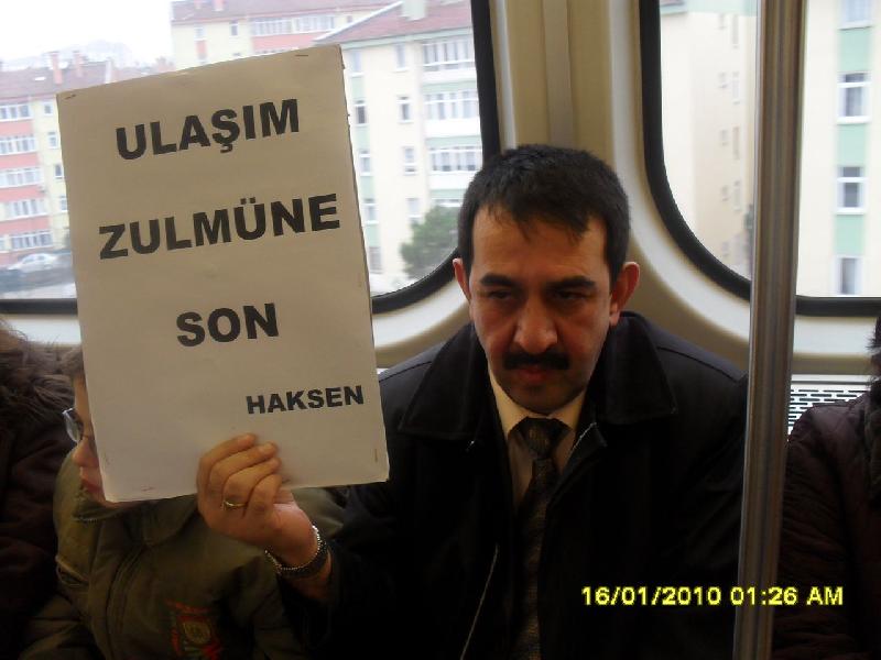Ulaşım zammına metroda mobil protesto